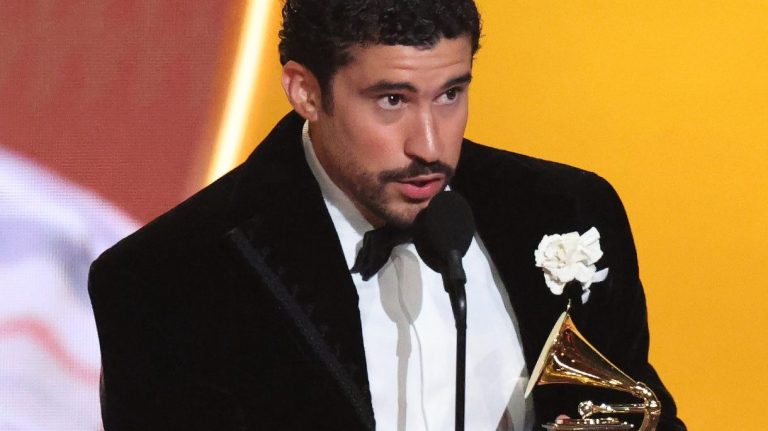 Bad Bunny faz história no Grammy e leva Álbum do Ano
